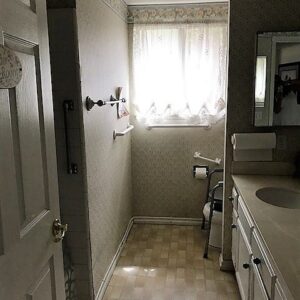 lake-forest-country-homes-iii-restroom-2.jpg