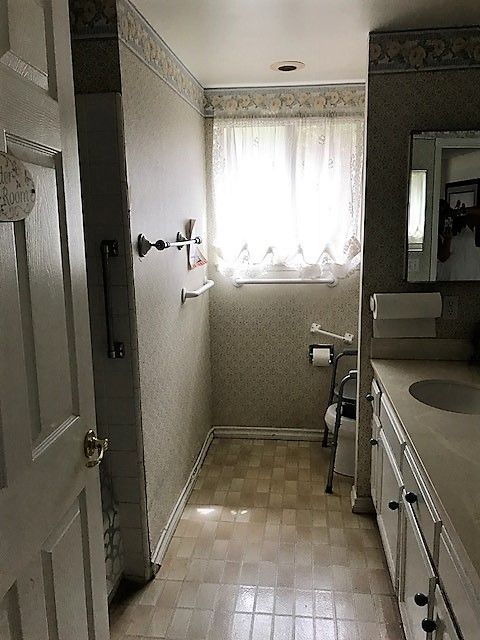 lake-forest-country-homes-iii-restroom-2.jpg