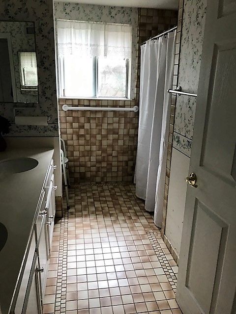 lake-forest-country-homes-iii-restroom.jpg
