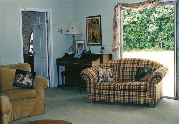 lake-forest-country-homes-iii-seating-area-2.jpg