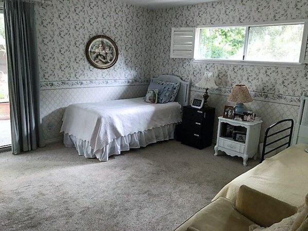 lake-forest-country-homes-iii-shared-room.jpg