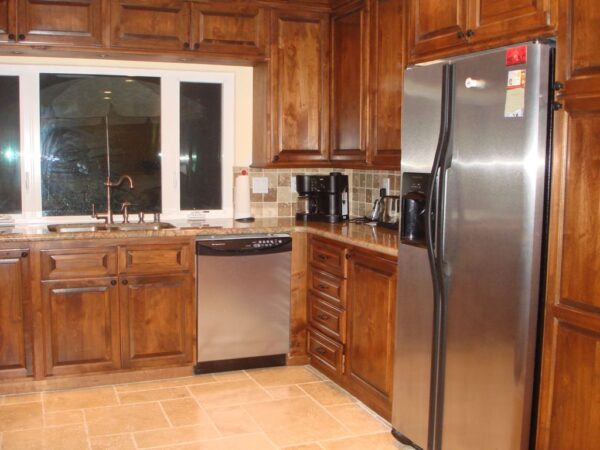 lerizas-guest-home-4-kitchen.jpg