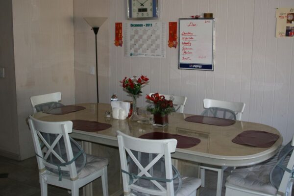 lois-guest-home-4-dining-room.jpg