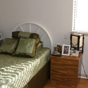 lois-guest-home-6-private-room.jpg