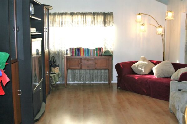 lois-guest-home-ii-3-living-room.jpg