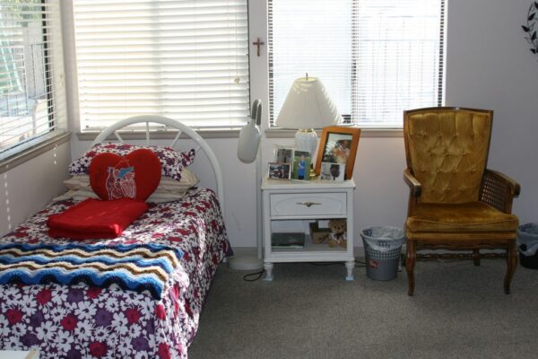 lois-guest-home-private-room-3.jpg