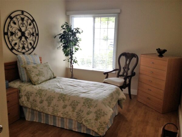 los-tiempos-senior-living-i-5-private-room.jpg