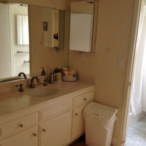 los-tiempos-senior-living-i-restroom-3.jpg