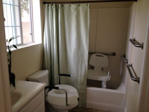 los-tiempos-senior-living-i-restroom.jpg