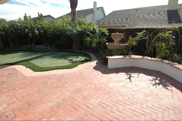 lotus-senior-care-huntington-beach-backyard.jpg