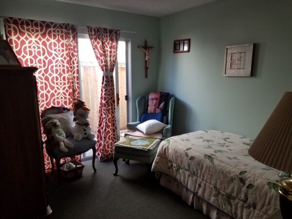 loving-elderly-care-home-5-private-room.jpg