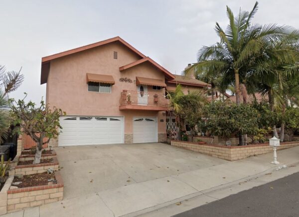 luxury-living-senior-care-huntington-beach-1-street-view.jpg