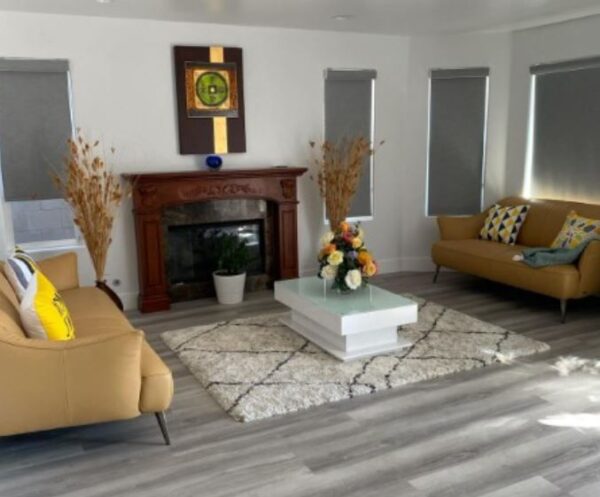 luxury-living-senior-care-huntington-beach-3-living-room.jpg