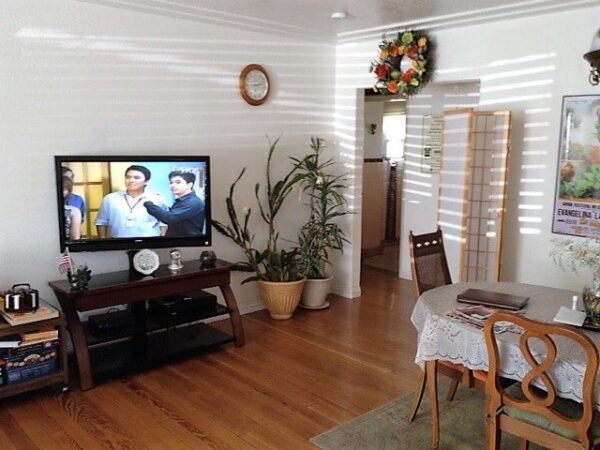 marys-assisted-home-living-3-living-room.jpg