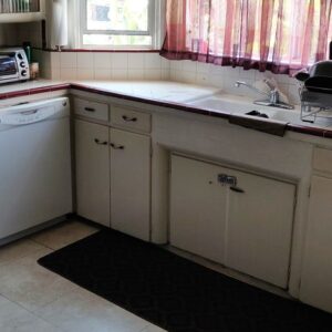 marys-assisted-home-living-5-kitchen.jpg