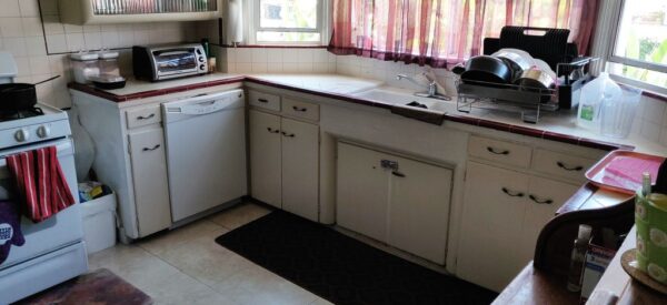 marys-assisted-home-living-5-kitchen.jpg