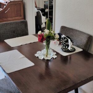 marys-assisted-home-living-kitchen-dining-nook.jpg