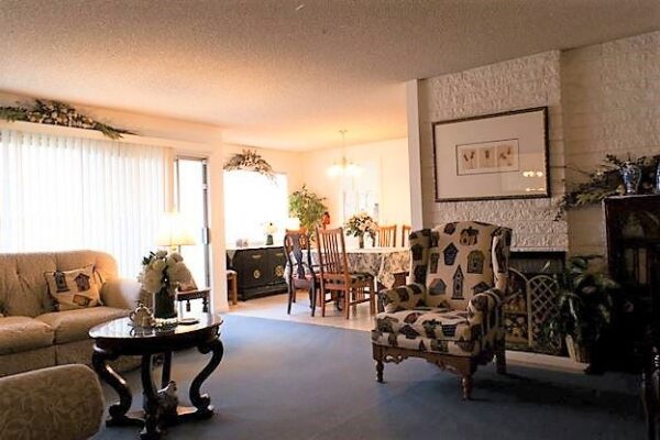 meadowlark-gardens-ii-3-living-room.jpg