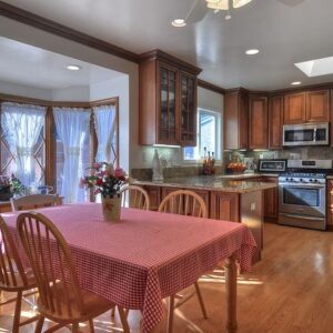 meadowlark-gardens-iii-4-kitchen-and-dining.jpg