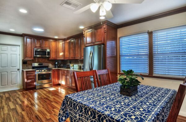 meadowlark-gardens-on-cornell-5-kitchen-and-dining.jpg