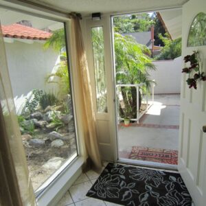 nanas-garden-i-5-patio-entrance.jpg
