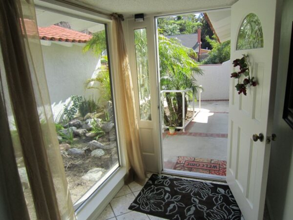 nanas-garden-i-5-patio-entrance.jpg