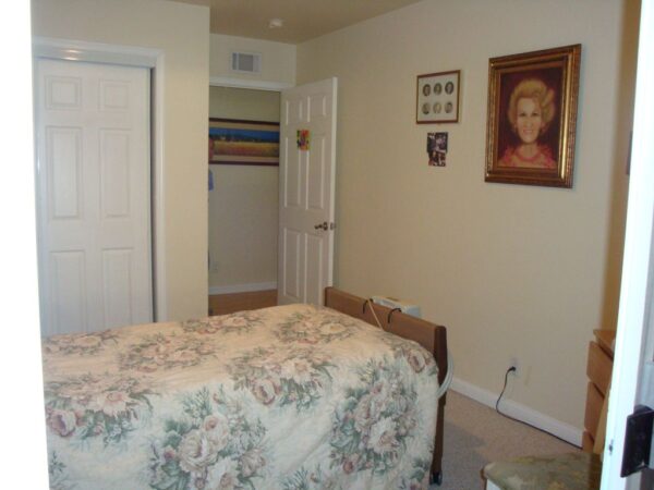new-horizon-board-and-care-iv-5-private-room-2.jpg