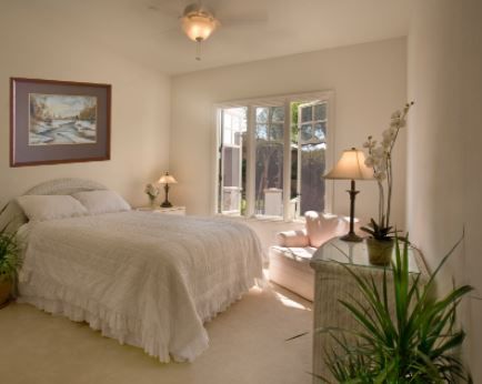newport-beach-senior-villa-3-private-room.jpg