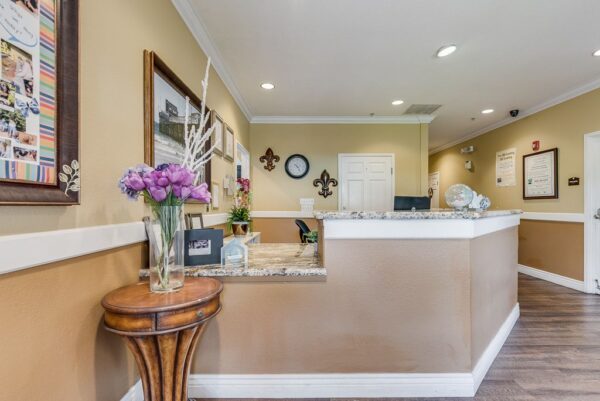newport-mesa-senior-living-front-desk.jpg