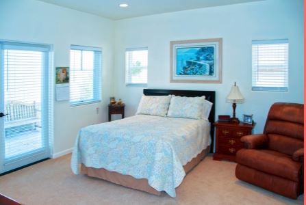 newport-senior-living-iii-4-private-room.jpg