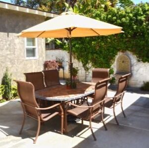 newport-senior-living-iii-patio.jpg