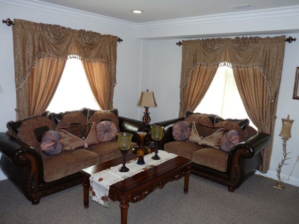 nohl-ranch-elderly-care-iii-4-living-room.jpg