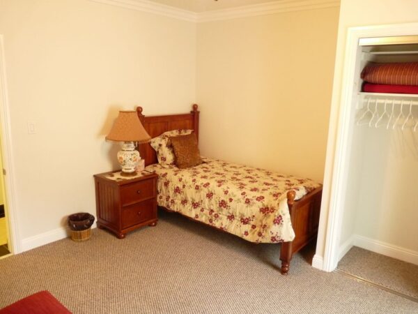 nohl-ranch-elderly-care-iii-6-private-room.jpg
