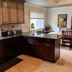 nothing-hills-guest-home-llc-4-kitchen.jpg