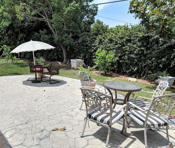 nothing-hills-guest-home-llc-6-patio.jpg