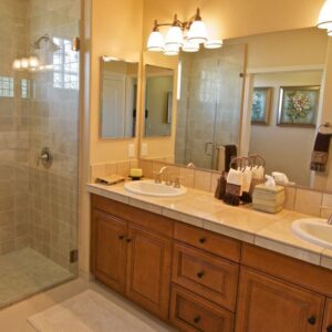 oakmont-of-capriana-apartment-restroom.jpg