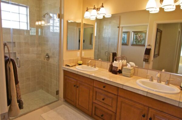 oakmont-of-capriana-apartment-restroom.jpg