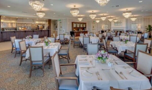 oakmont-of-huntington-beach-4-dining-room.jpg
