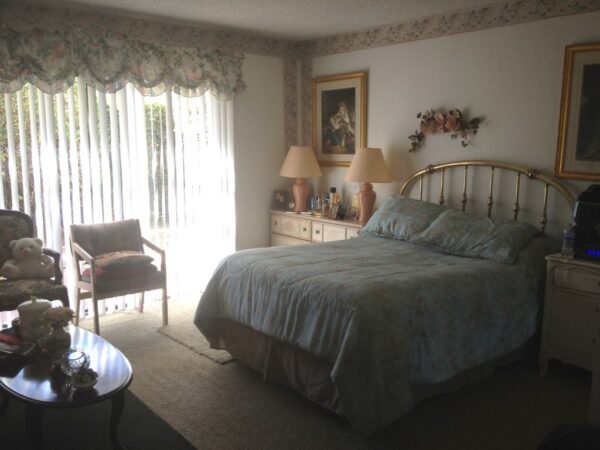 oasis-home-for-the-elderly-i-4-private-room.jpg