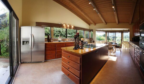 orange-county-care-home-i-3-kitchen.jpg