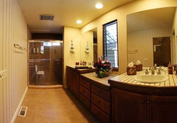 orange-county-care-home-i-restroom.jpg
