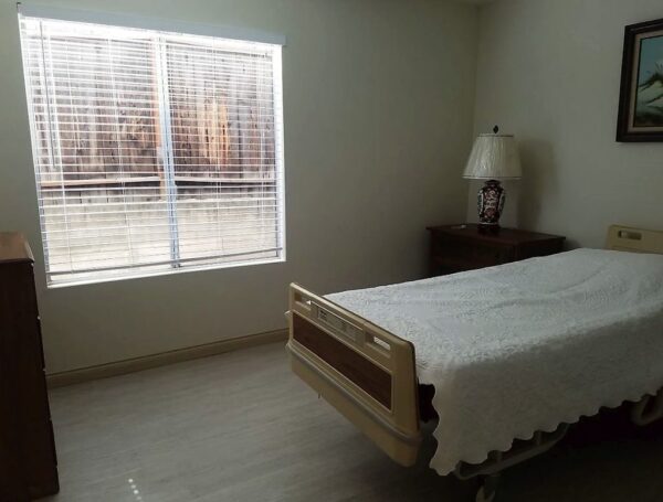 orange-hills-care-home-private-room.jpg