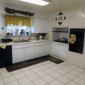 oravilla-guest-home-4-kitchen.jpg