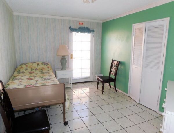 oravilla-guest-home-5-private-room.jpg