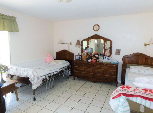 oravilla-guest-home-6-shared-room.jpg