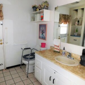 oravilla-guest-home-7-bathroom.jpg