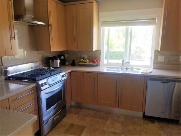pacific-breeze-home-i-4-kitchen.jpg