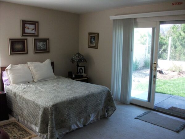 pacific-breeze-home-i-5-private-room-2.jpg
