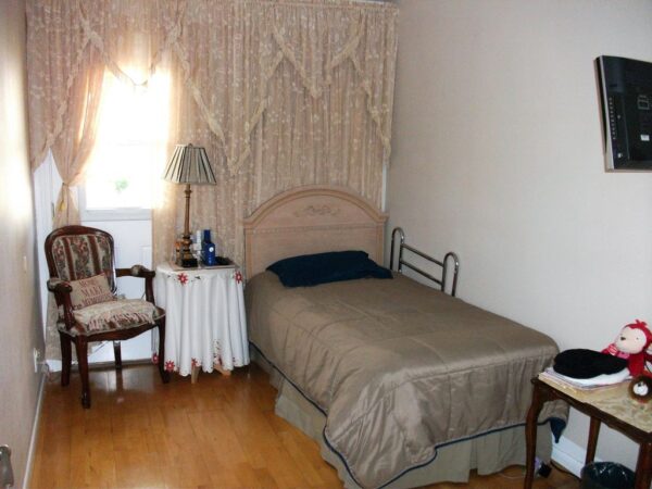 pacific-breeze-home-i-private-room.jpg