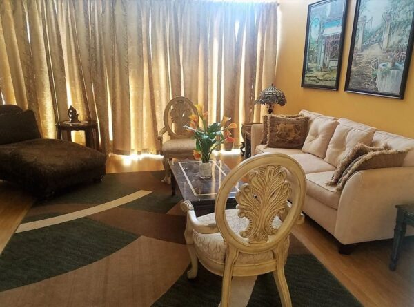 pacific-breeze-home-ii-living-room-4.jpg